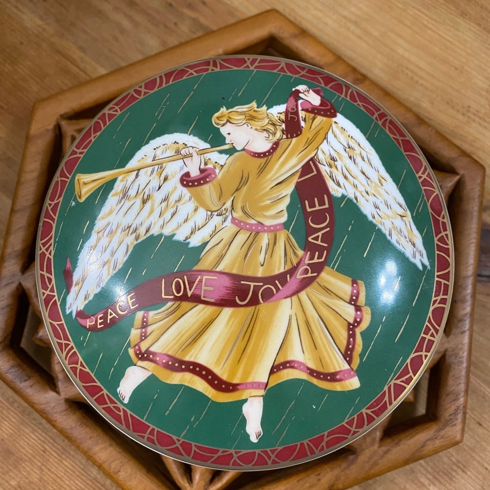 Christmas Ceramic Jewelry Round Box, Trinket